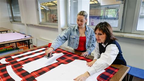 Novara, la scuola di moda cresce: dai prototipi al .